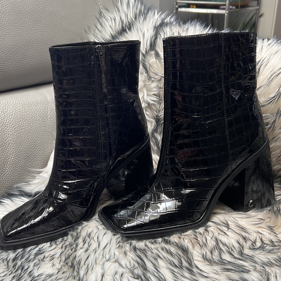 Woman’s Layla Black Square Heel Bootie CIRCUS NY. New - Picture 4 of 11